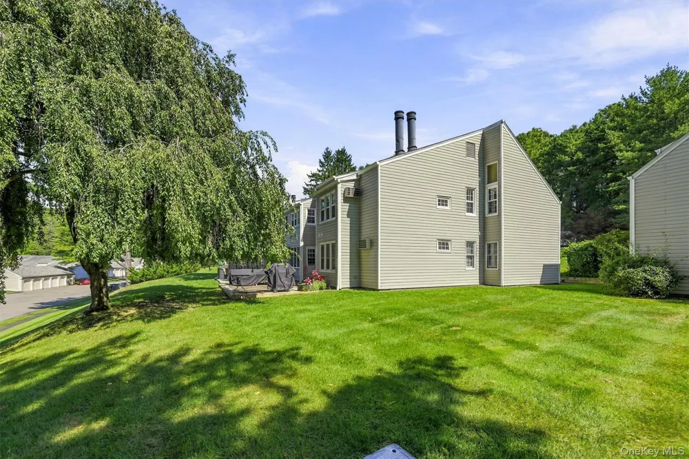 1704 Holly Stream Court Brewster, NY 10509