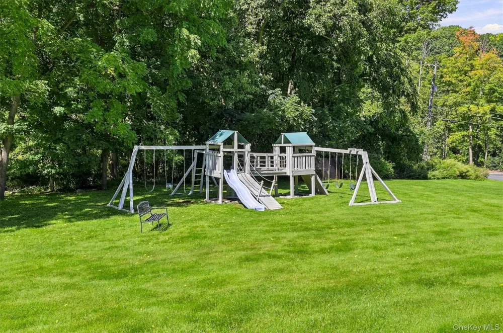 1704 Holly Stream Court Brewster, NY 10509