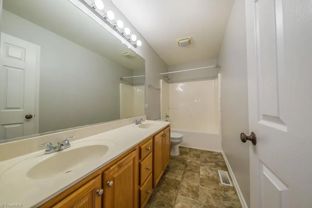 6132 Birkdale Drive High Point, NC 27265