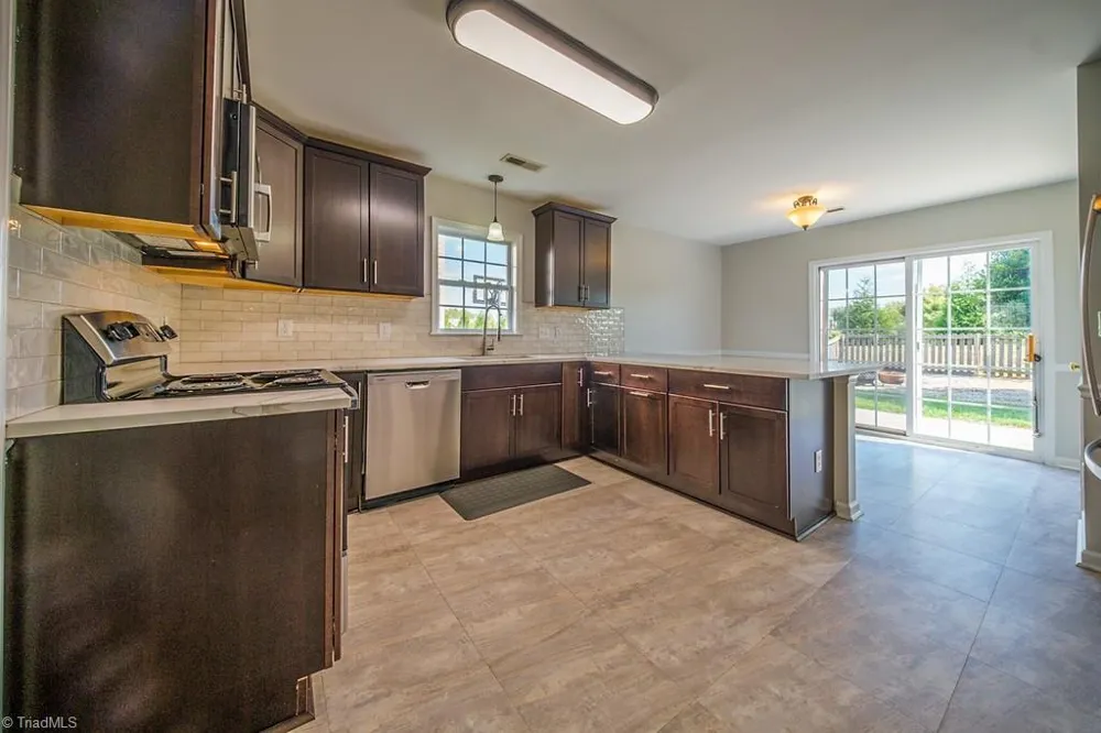 6132 Birkdale Drive High Point, NC 27265