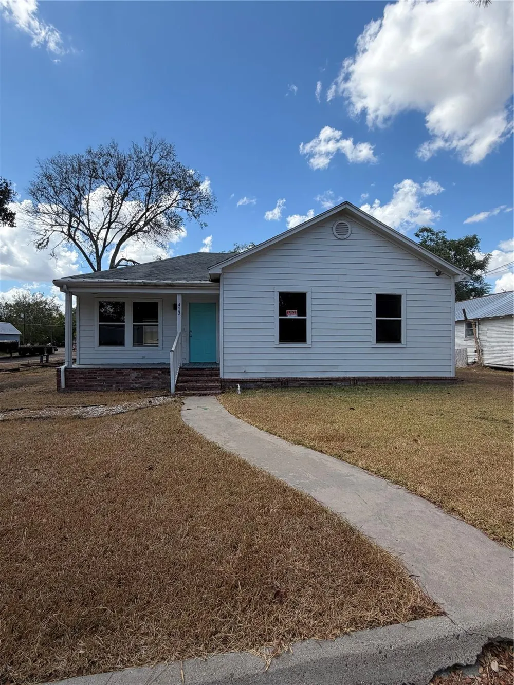 413 W Hamilton Cuero, TX 77954
