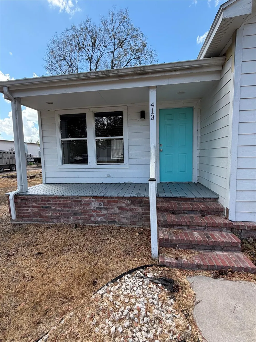 413 W Hamilton Cuero, TX 77954