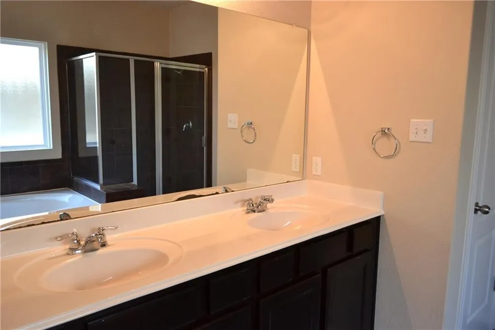 1810 Hidden Springs Path Round Rock, TX 78665