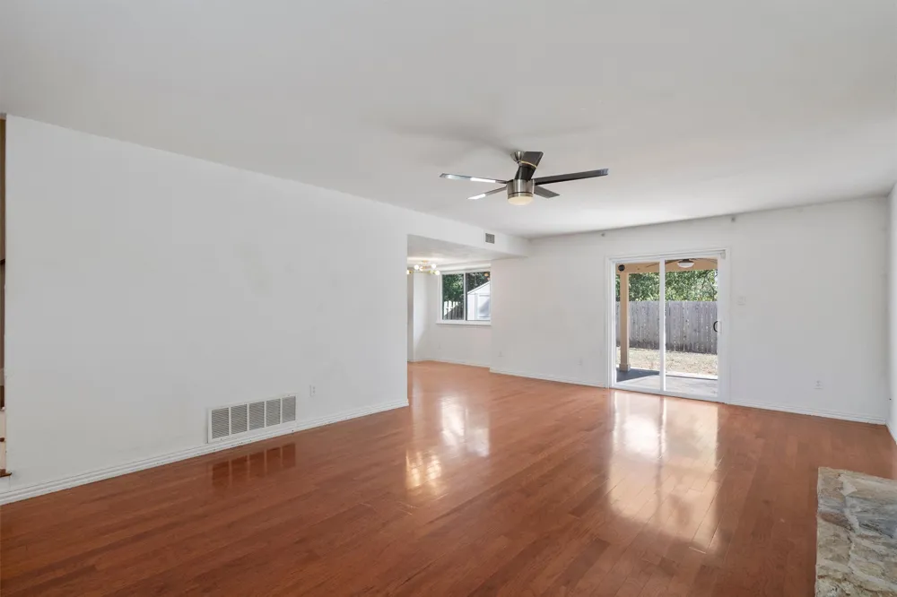 9809 Meadowheath Drive Austin, TX 78729