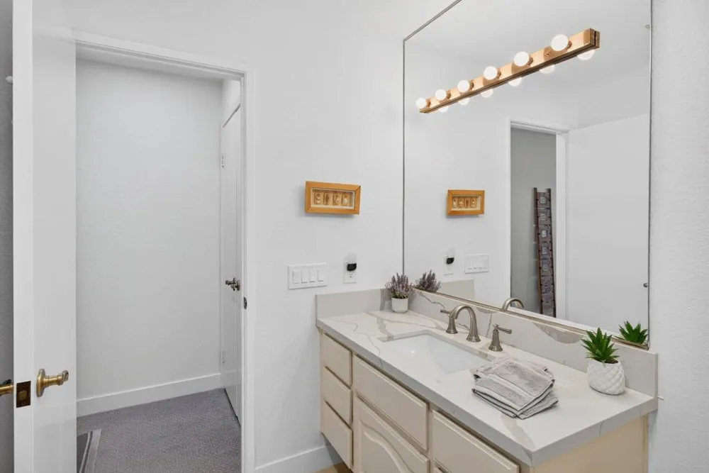 500 E Amado Road #313 Palm Springs, CA 92262