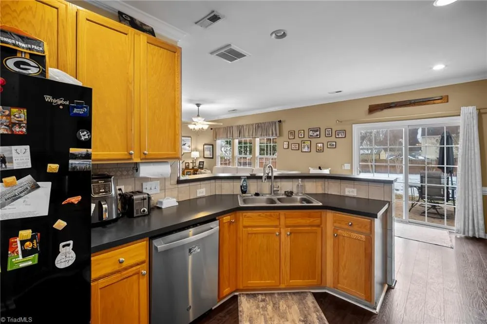 4236 Laurel Ridge Circle Winston-Salem, NC 27107