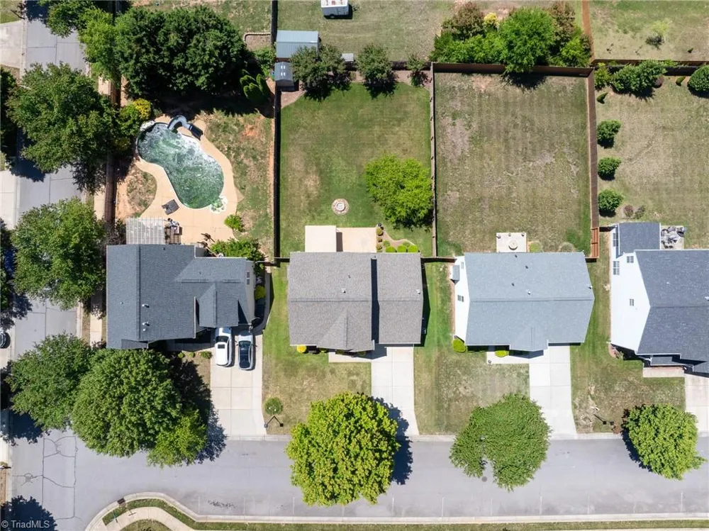 4236 Laurel Ridge Circle Winston-Salem, NC 27107