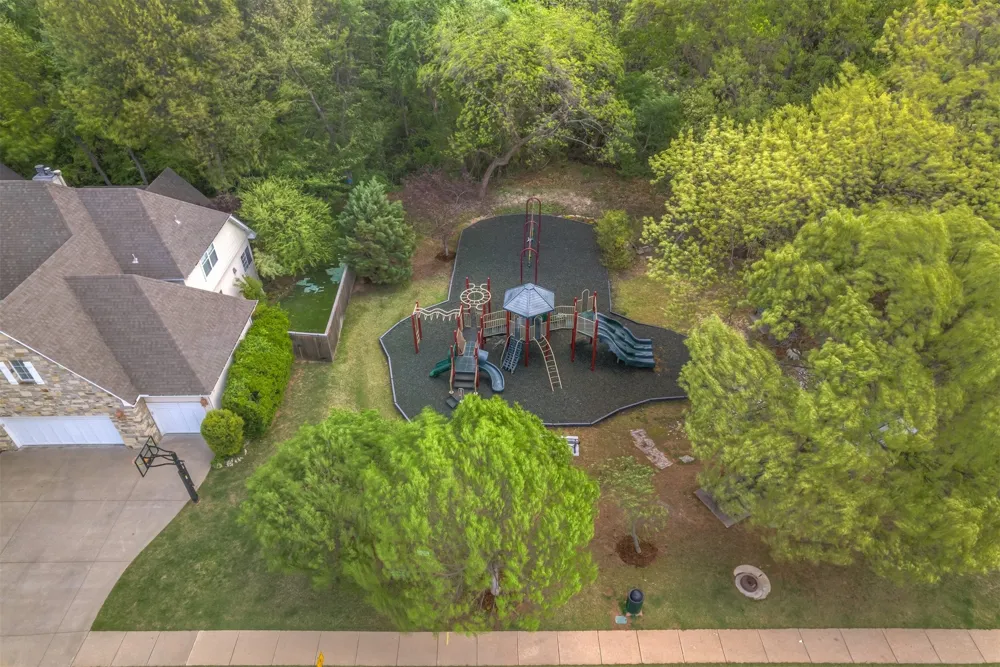 10483 S 86th East EastAvenue Bixby, OK 74133