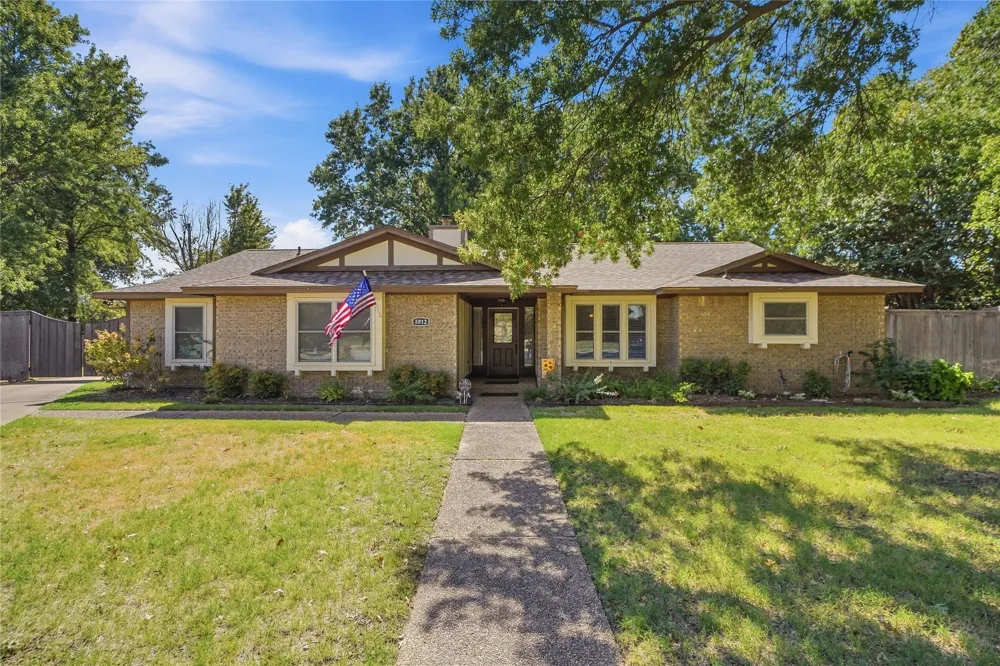 8812 S Delaware Place Tulsa, OK 74137
