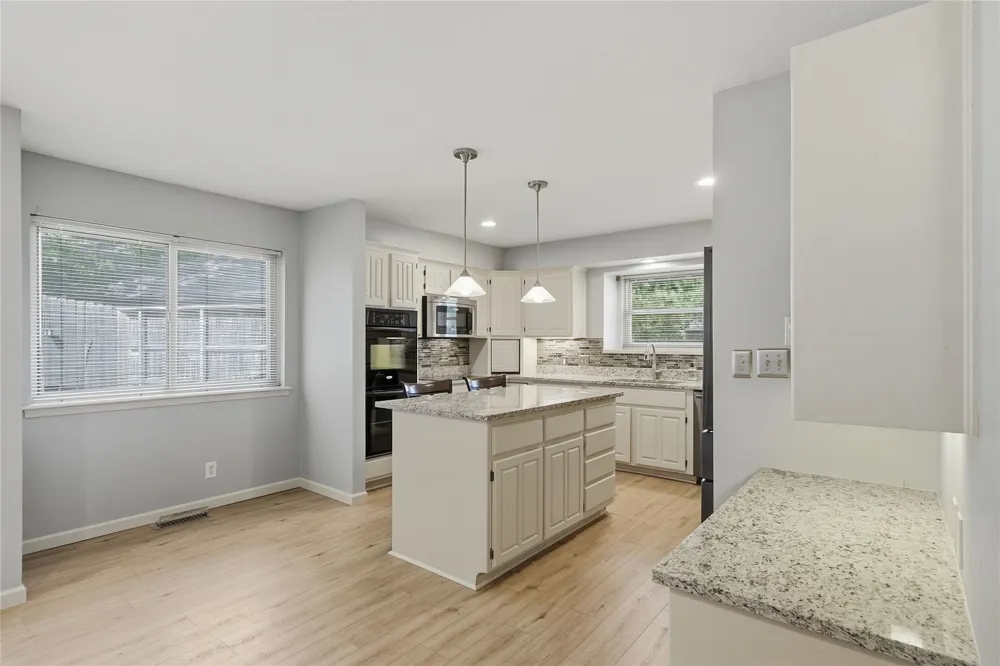 8812 S Delaware Place Tulsa, OK 74137