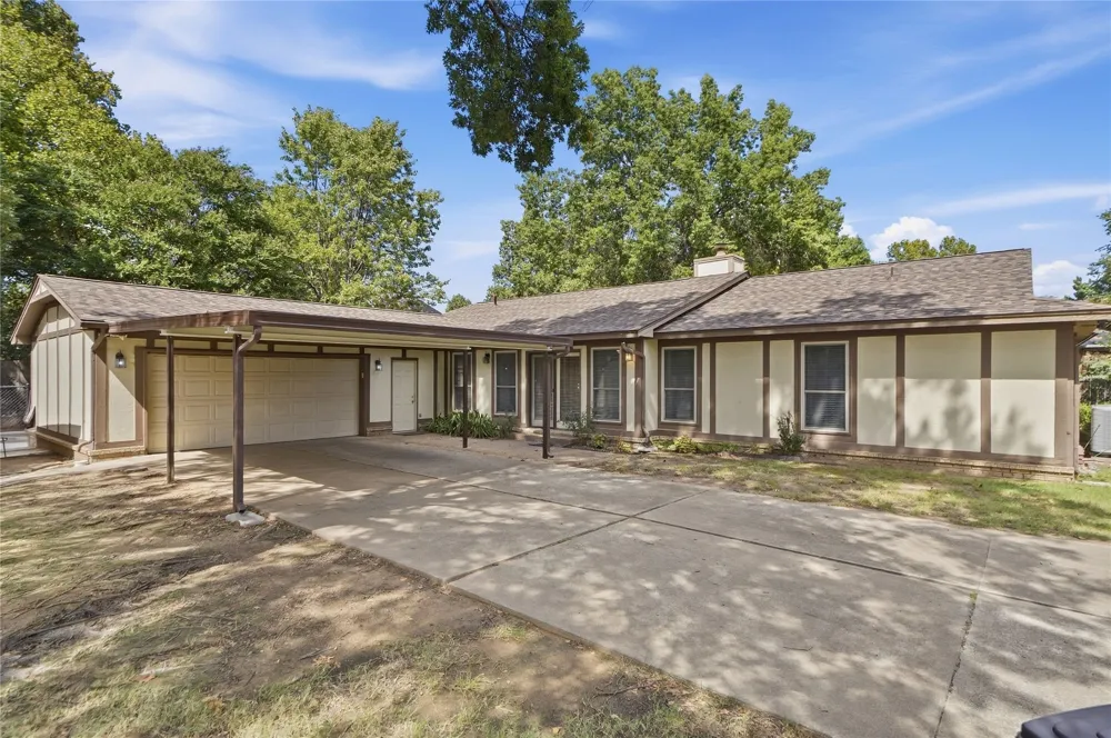 8812 S Delaware Place Tulsa, OK 74137