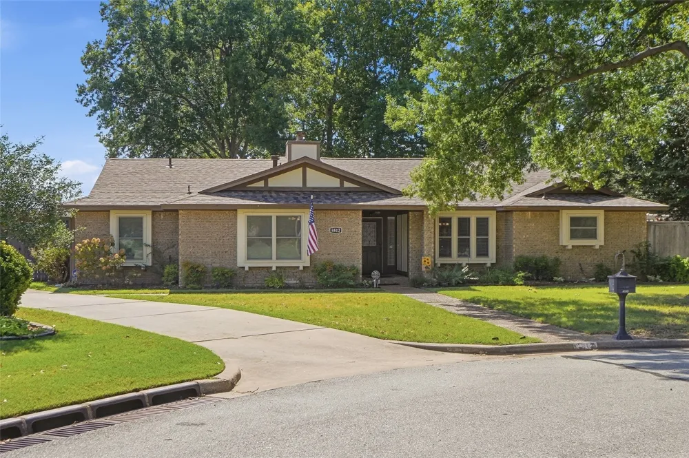 8812 S Delaware Place Tulsa, OK 74137