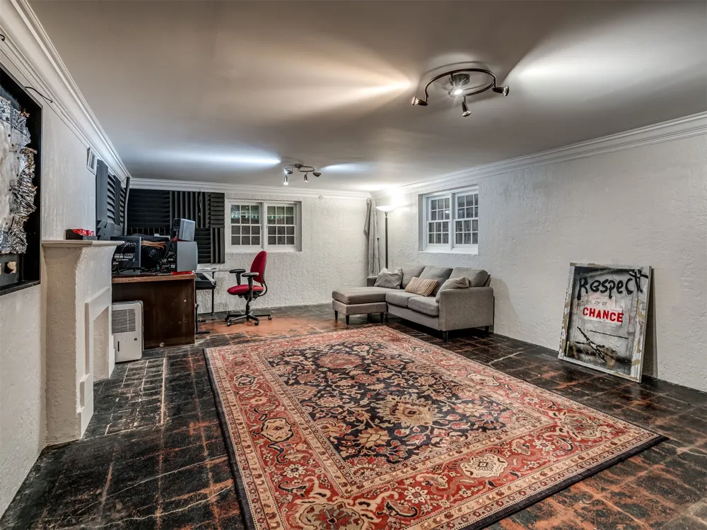 3863 S Utica Avenue Tulsa, OK 74105