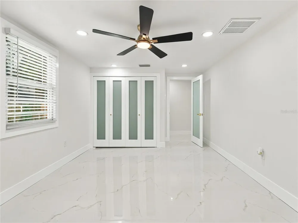 8423 PACKWOOD AVENUE Tampa, FL 33604