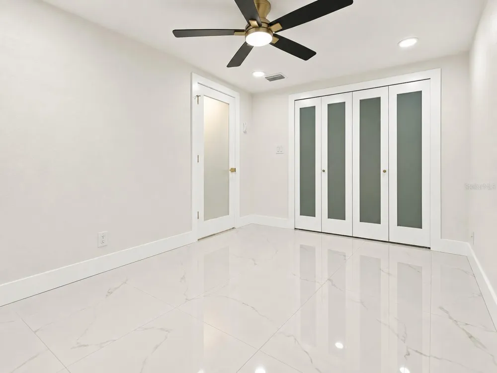 8423 PACKWOOD AVENUE Tampa, FL 33604