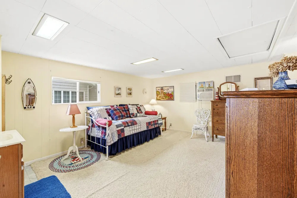 23806 S Shore Drive Edwardsburg, MI 49112