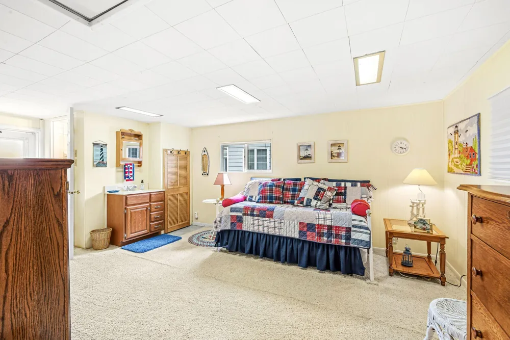 23806 S Shore Drive Edwardsburg, MI 49112