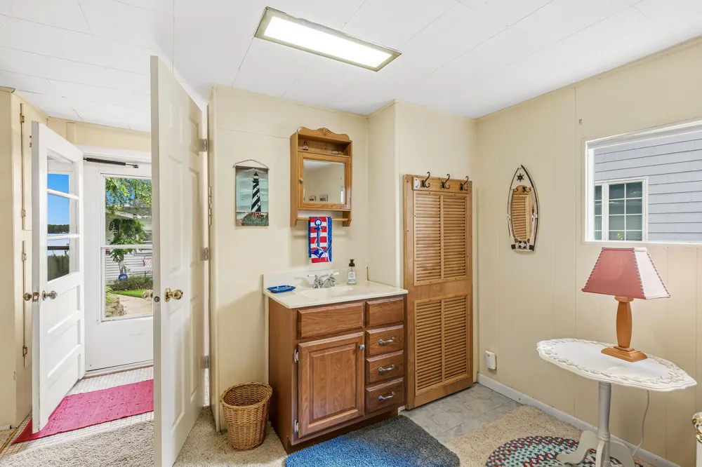 23806 S Shore Drive Edwardsburg, MI 49112