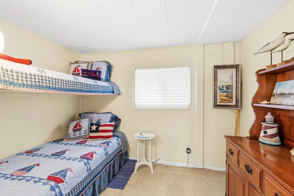 23806 S Shore Drive Edwardsburg, MI 49112