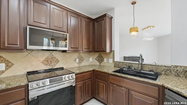 3032 Prairie Bluff Seguin, TX 78155