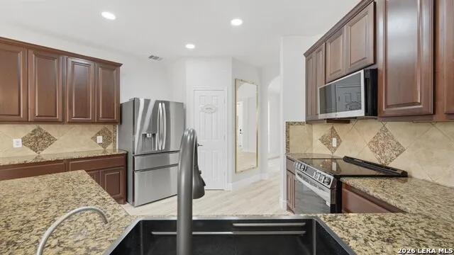 3032 Prairie Bluff Seguin, TX 78155