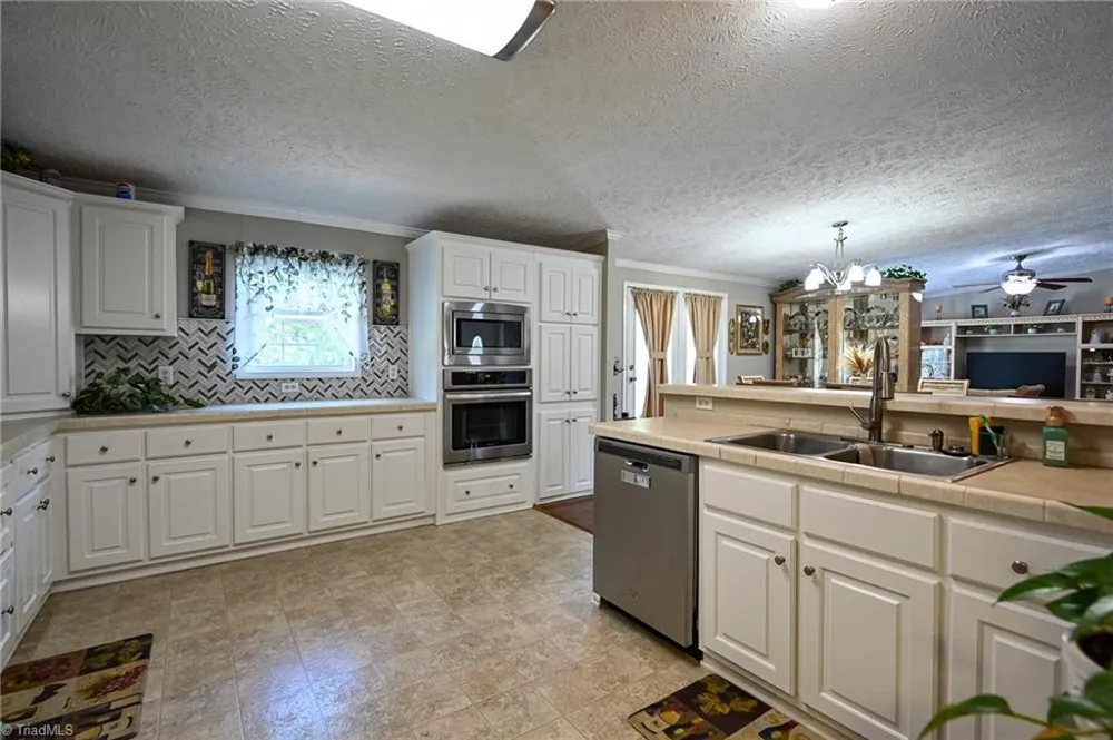 5017 Natalie Temple Lane Winston-Salem, NC 27105