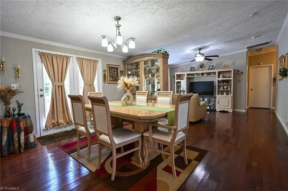 5017 Natalie Temple Lane Winston-Salem, NC 27105