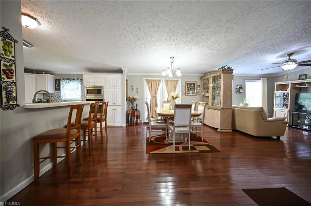 5017 Natalie Temple Lane Winston-Salem, NC 27105