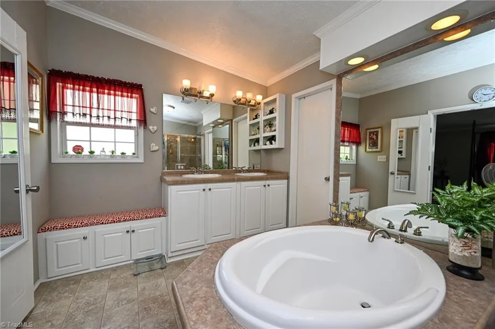 5017 Natalie Temple Lane Winston-Salem, NC 27105