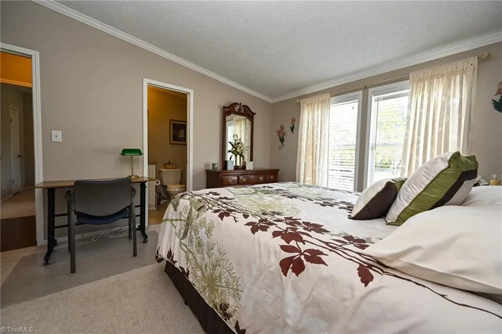 5017 Natalie Temple Lane Winston-Salem, NC 27105