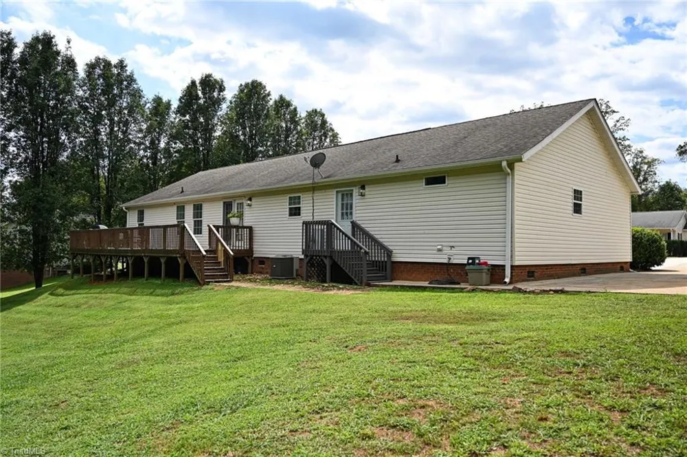 5017 Natalie Temple Lane Winston-Salem, NC 27105