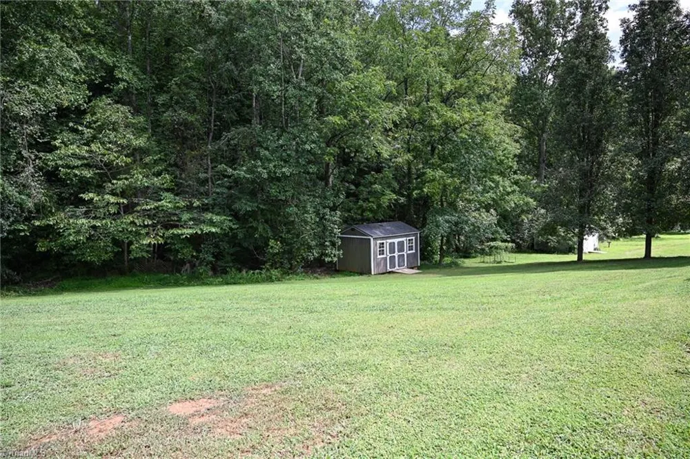 5017 Natalie Temple Lane Winston-Salem, NC 27105