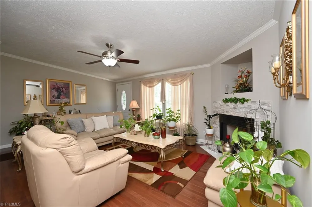 5017 Natalie Temple Lane Winston-Salem, NC 27105