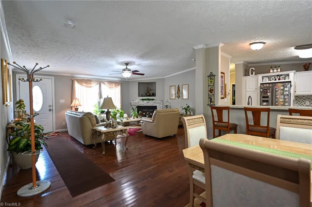 5017 Natalie Temple Lane Winston-Salem, NC 27105