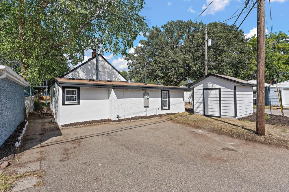 244 Dale Street E South Saint Paul, MN 55075