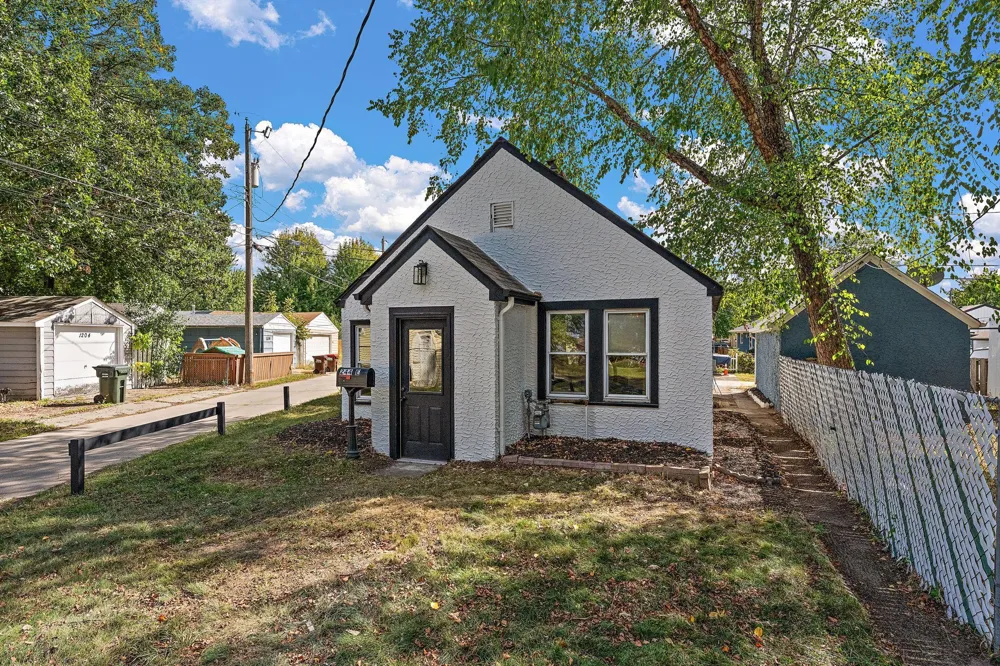244 Dale Street E South Saint Paul, MN 55075