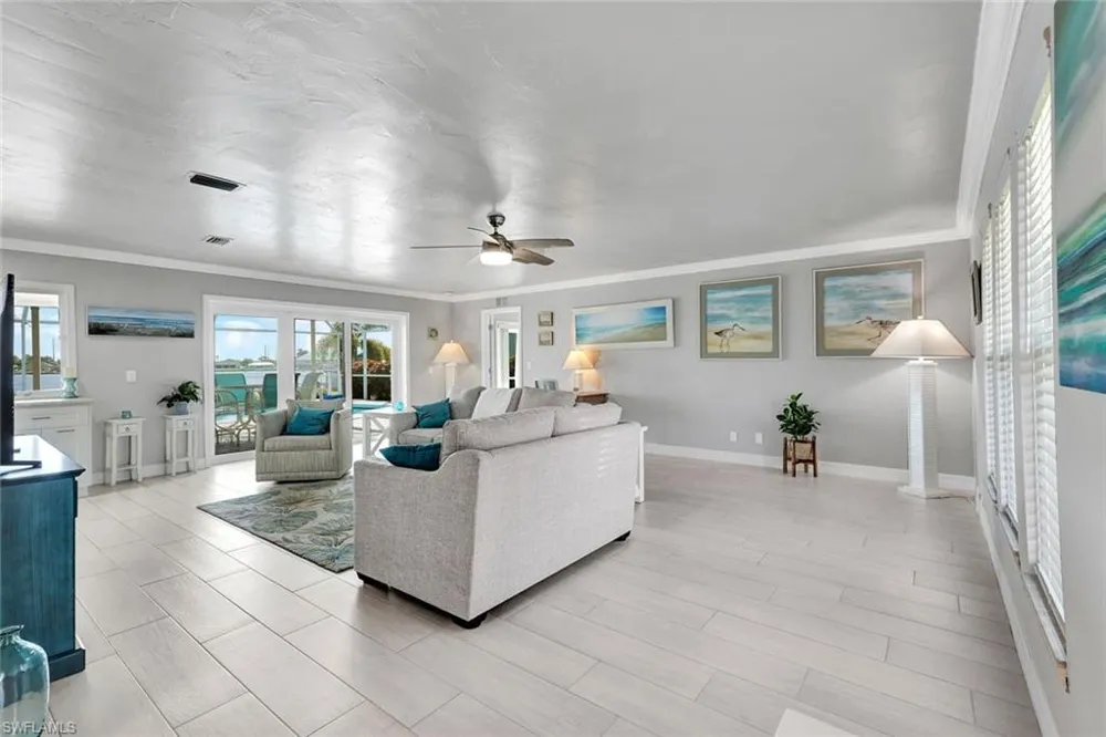 809 SW 2nd Avenue Cape Coral, FL 33991