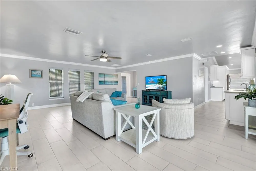 809 SW 2nd Avenue Cape Coral, FL 33991