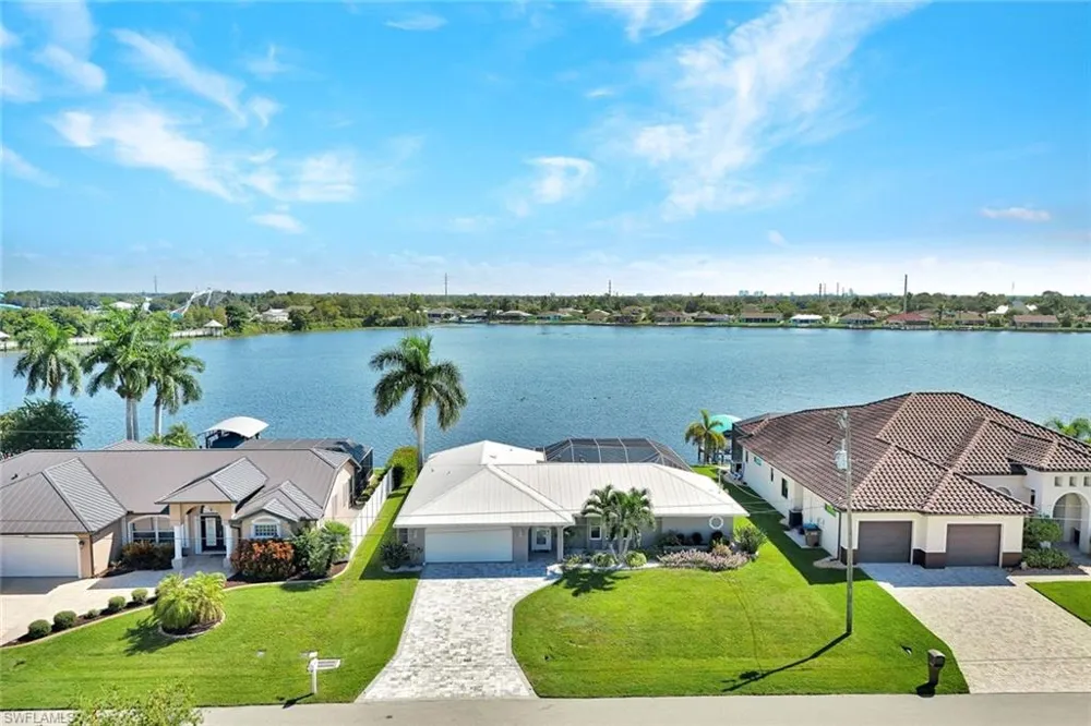 809 SW 2nd Avenue Cape Coral, FL 33991