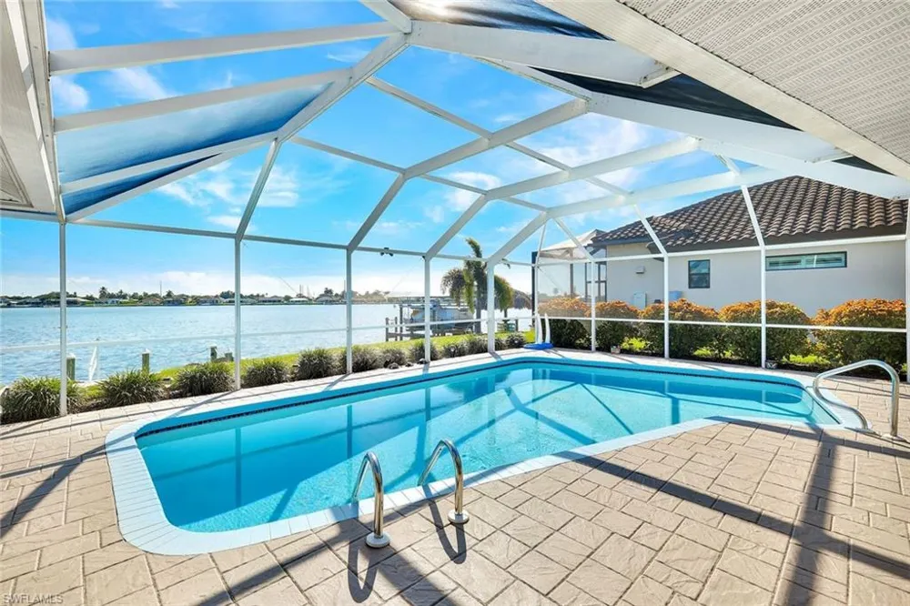809 SW 2nd Avenue Cape Coral, FL 33991
