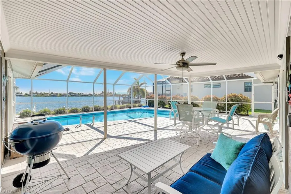 809 SW 2nd Avenue Cape Coral, FL 33991