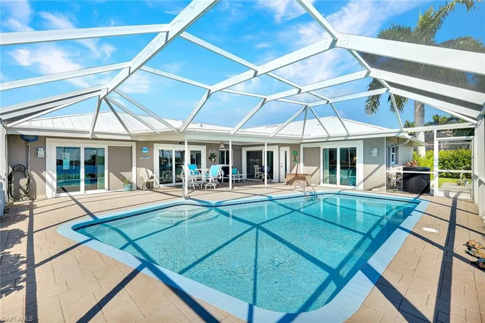 809 SW 2nd Avenue Cape Coral, FL 33991