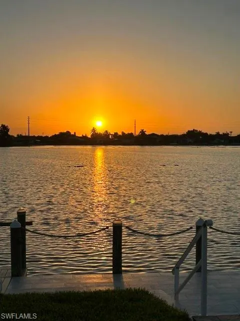 809 SW 2nd Avenue Cape Coral, FL 33991