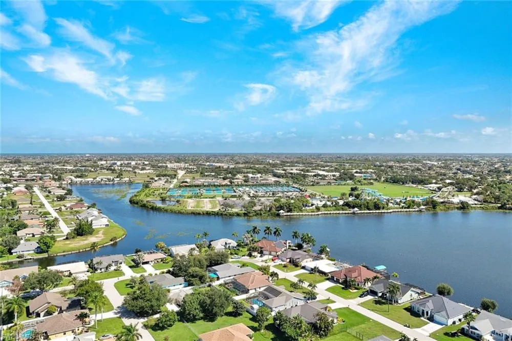 809 SW 2nd Avenue Cape Coral, FL 33991