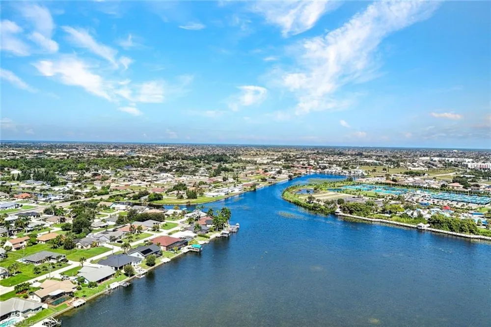 809 SW 2nd Avenue Cape Coral, FL 33991
