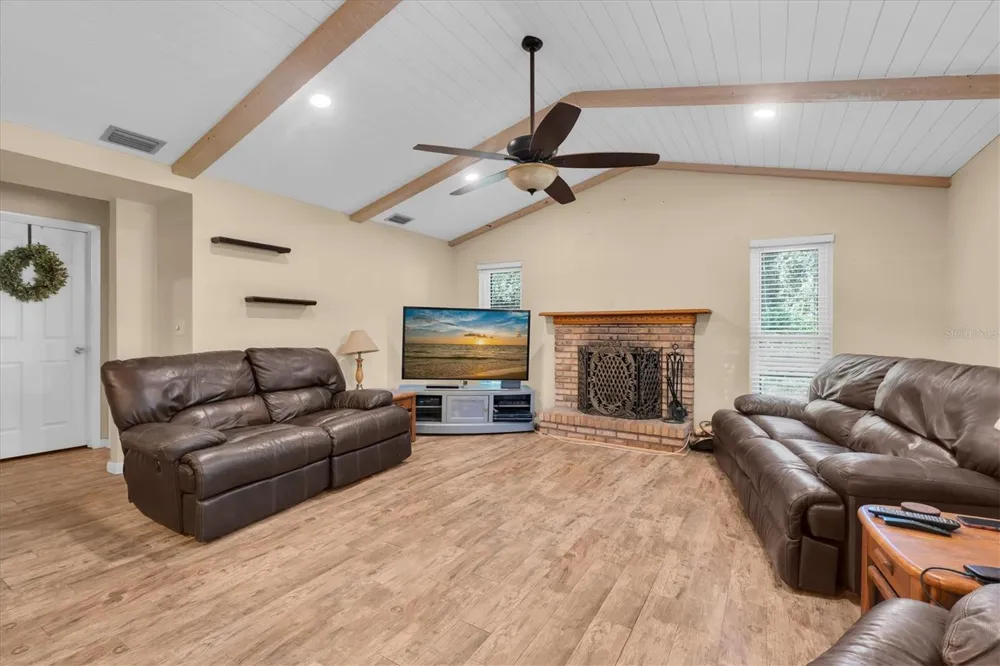 6868 122ND WAY Seminole, FL 33772