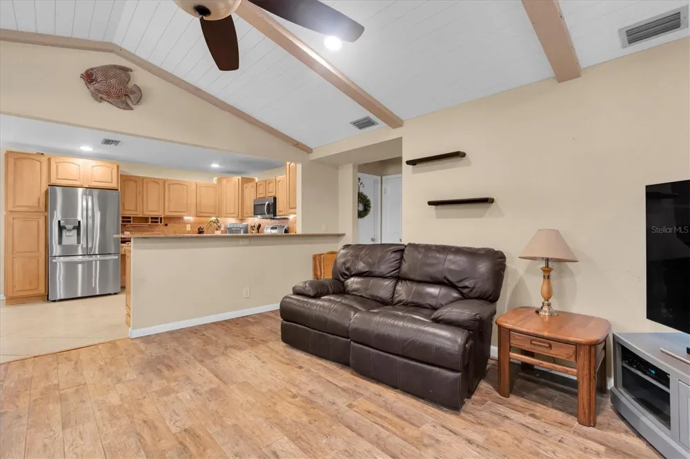 6868 122ND WAY Seminole, FL 33772