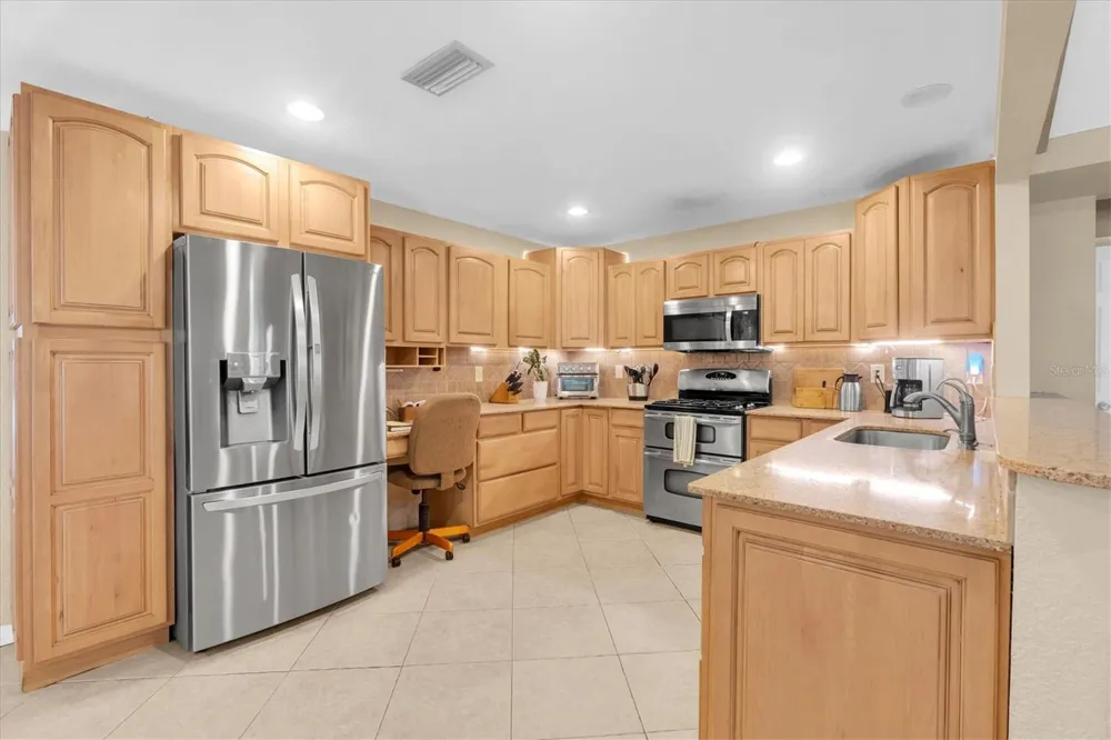 6868 122ND WAY Seminole, FL 33772