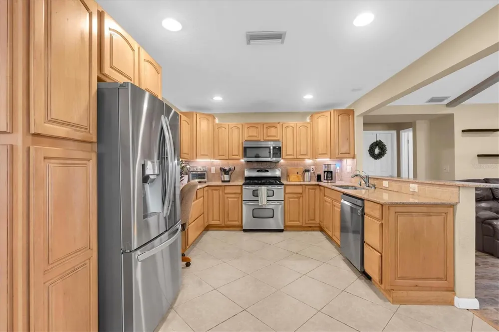 6868 122ND WAY Seminole, FL 33772