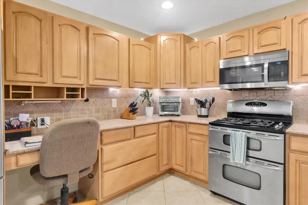 6868 122ND WAY Seminole, FL 33772